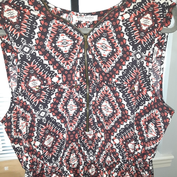 Speed Control New York Dress - Picture 4 of 4